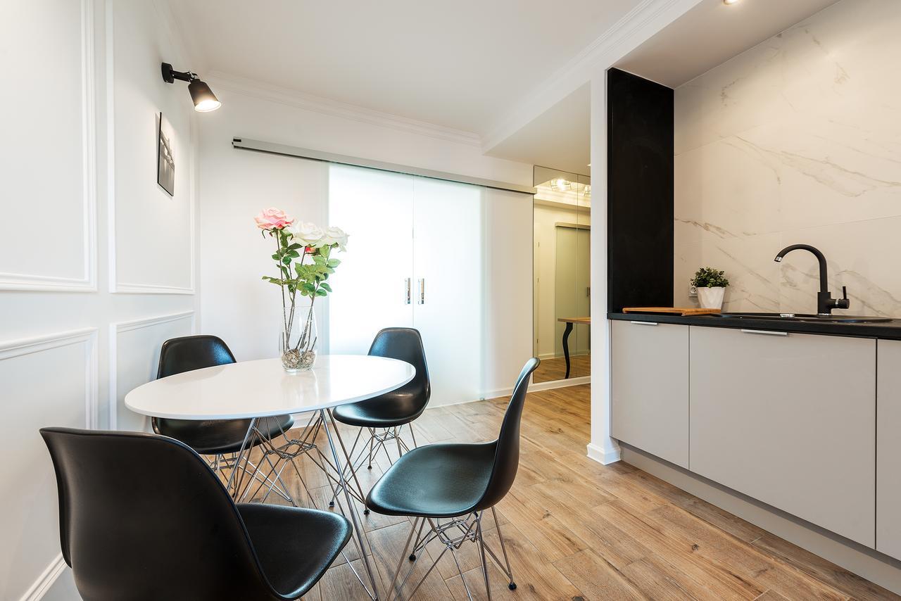 P&O Apartments Emilii Plater วอร์ซอ ภายนอก รูปภาพ